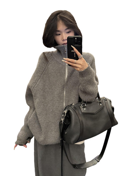 Demi-season sweater