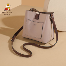 �����˰���Ů���¿�r��ţƤˮͰ��������ͨ�ڰٴ�б������նY��