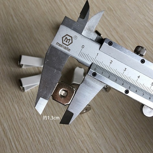 Air outlet perfume clip, car metal decoration clip, car air freshener clip accessories, plaster iron clip DIY fastener