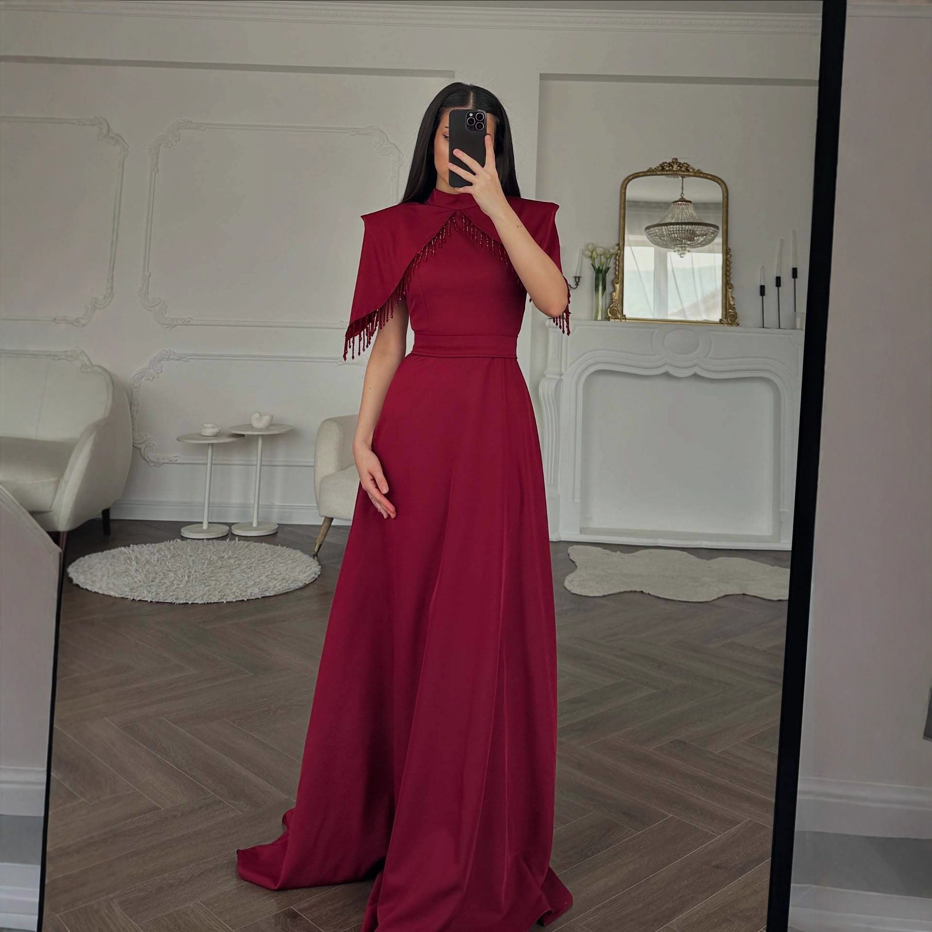 Yüksək Boğazlı, Muncuq Detallı Uzun Axşam Paltarı
