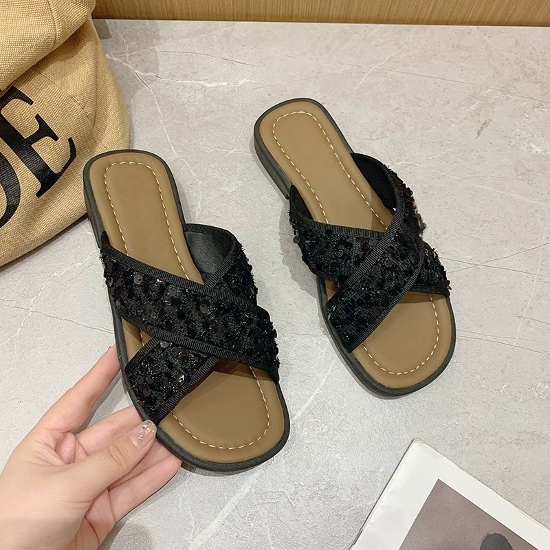 Блестящие шлепанцы с перекрестными ремешками, летняя новинка 2025 года, плоская обувь, повседневные пляжные сандалии для отдыха, женские.