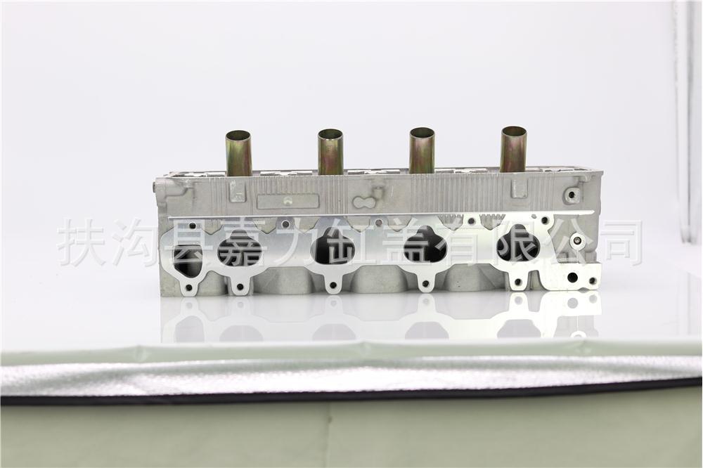 Factory direct auto parts engine cylinder head 4G64 four cylinder sixteen valve cast iron cylinder head 4G64