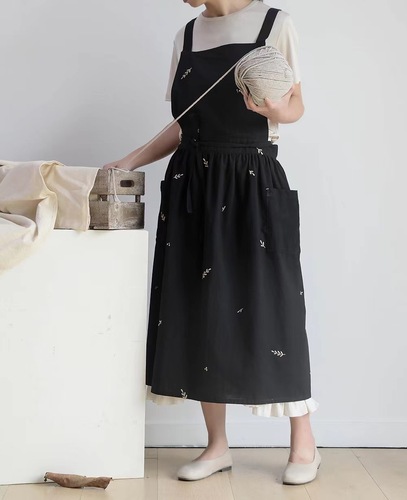 Cross-border Amazon Japanese and Korean cotton and linen embroidery embroidered apron dress bakery flower shop gardening milk tea manicure coffee