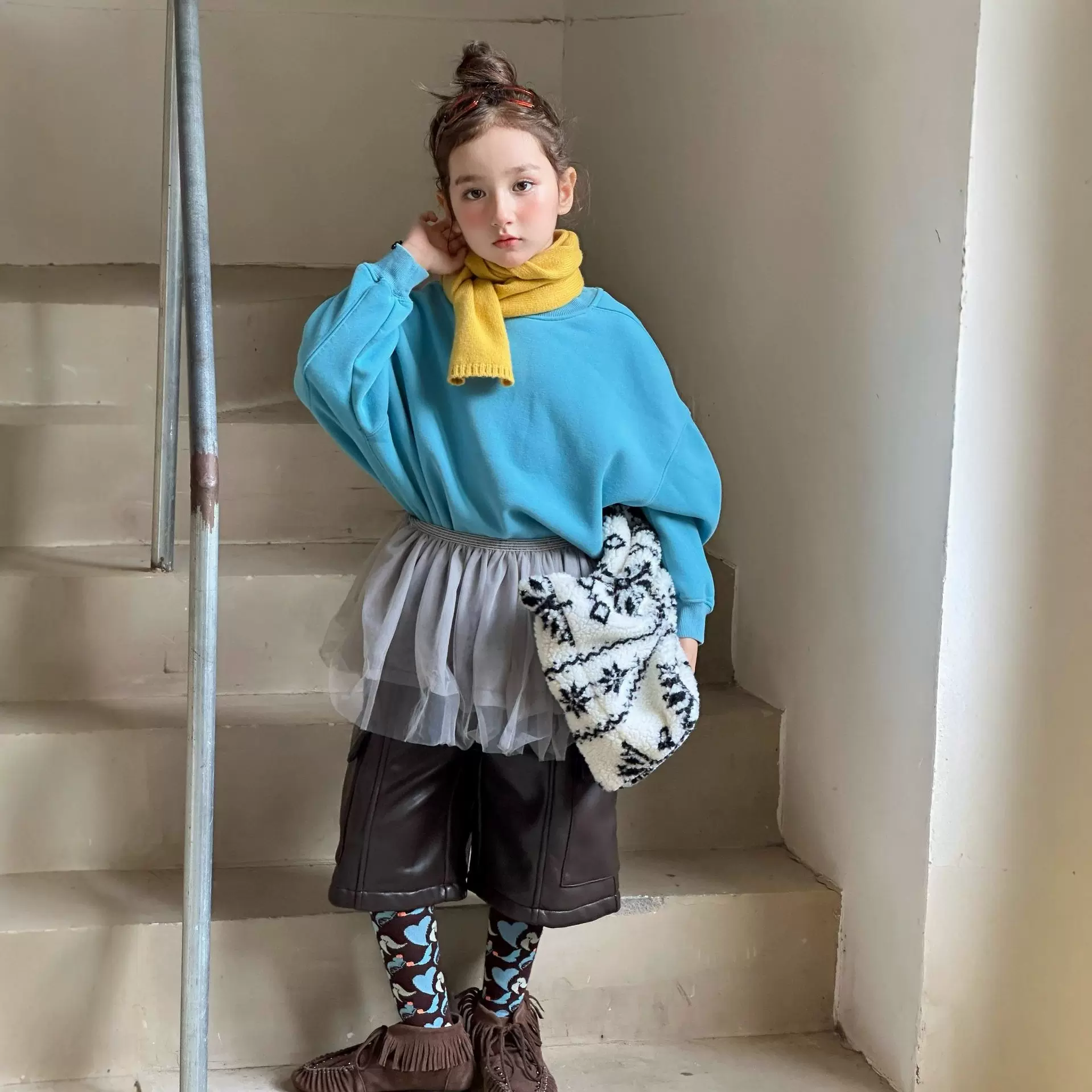 2025冬款新款韩版儿童设计款加绒卫衣女童时尚宽松造型感上衣洋气