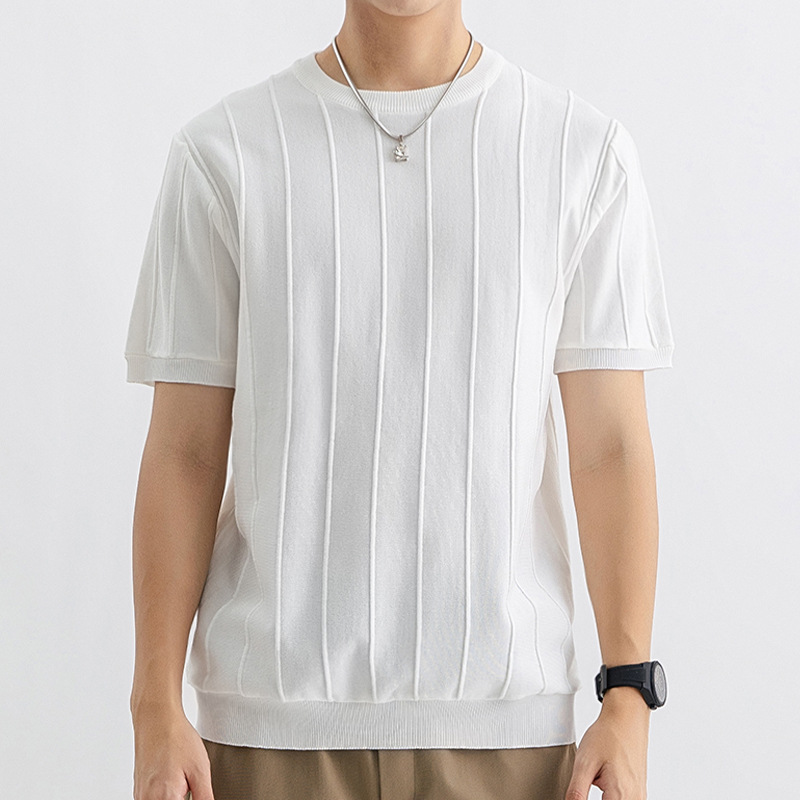 Knitted summer T-shirt for leisure