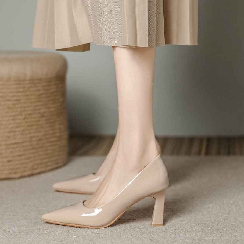 High heels nude pointed-toe heels low-cut