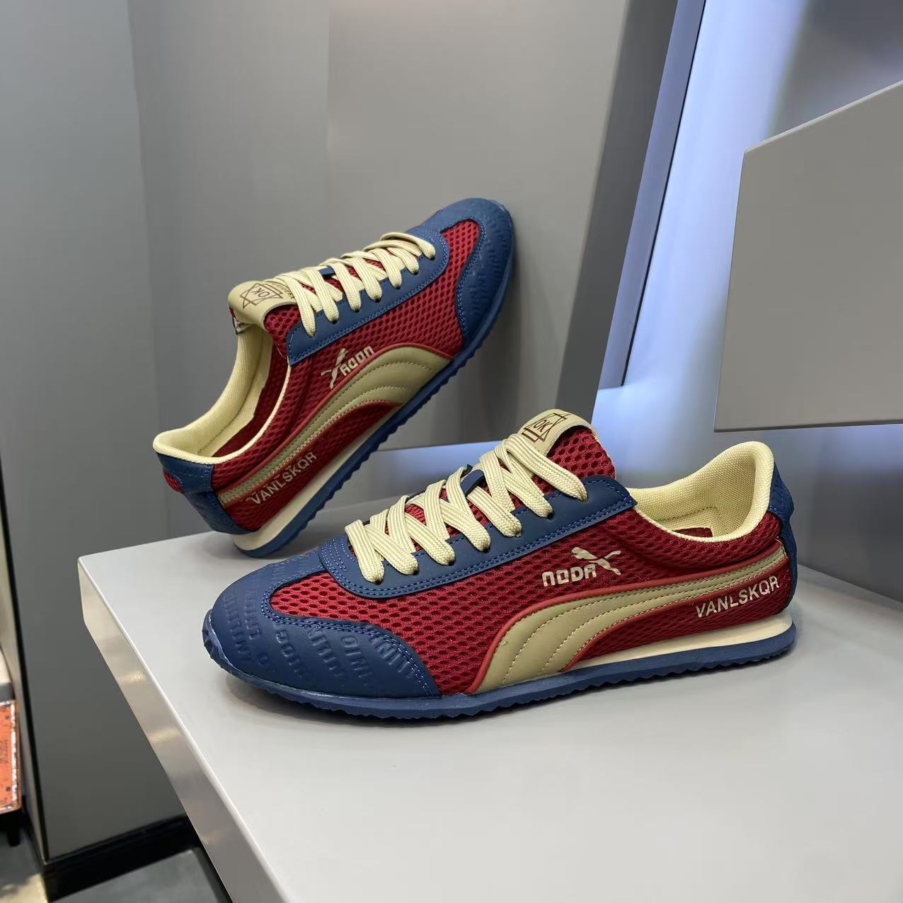 2025夏季新款时尚百搭舒适网面透气休闲鞋软底轻质运动鞋潮流男鞋