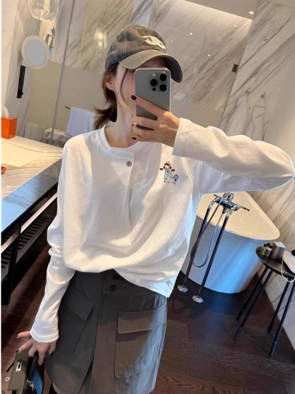 专柜撤回～剪标专柜白色长袖半开领打底衫女一粒纽显瘦减龄款上衣|undefined