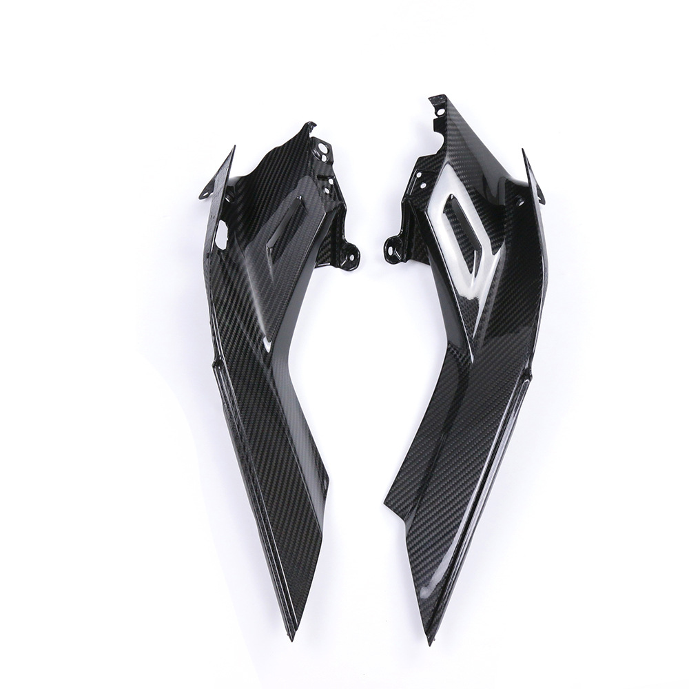 Suitable for CFMOTO spring wind 800NK rhinoceros + motorcycle modified carbon fiber shell parts car body front decorative plate