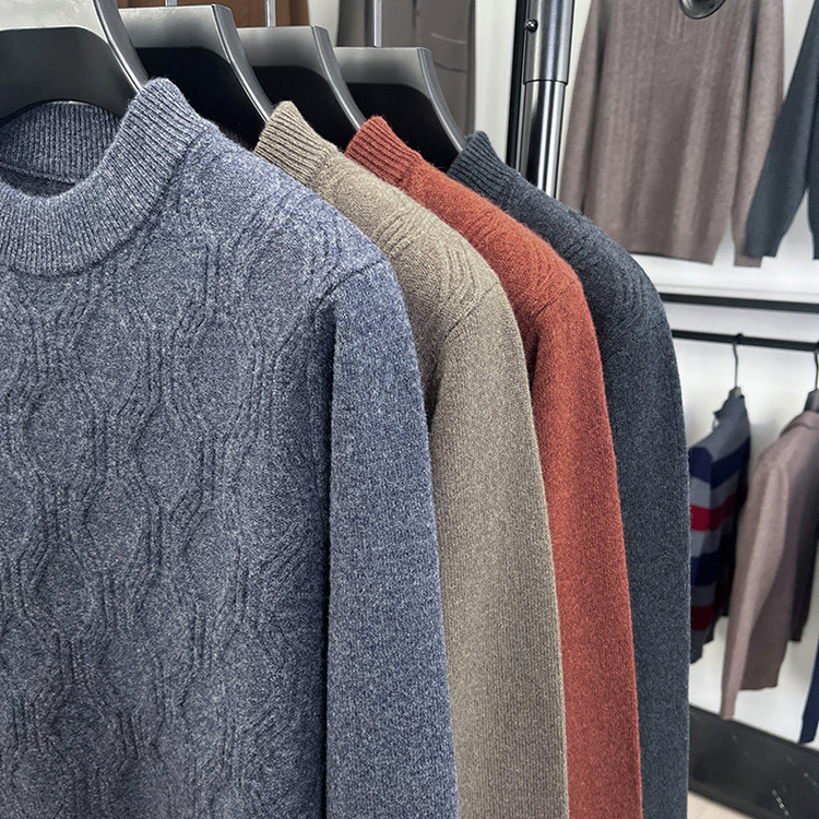 Otoño y invierno nuevo suéter de lana de hombre de cuello medio alto, suéter de estofón universal, calentamiento casual de punto, camisa de base interior