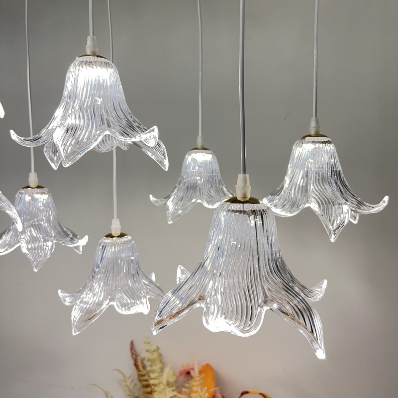 Diseño romántico tela decorativa nueva cadena de techo acrílico lámpara de lirio cristal fiesta de bodas bainia auditorio lirio