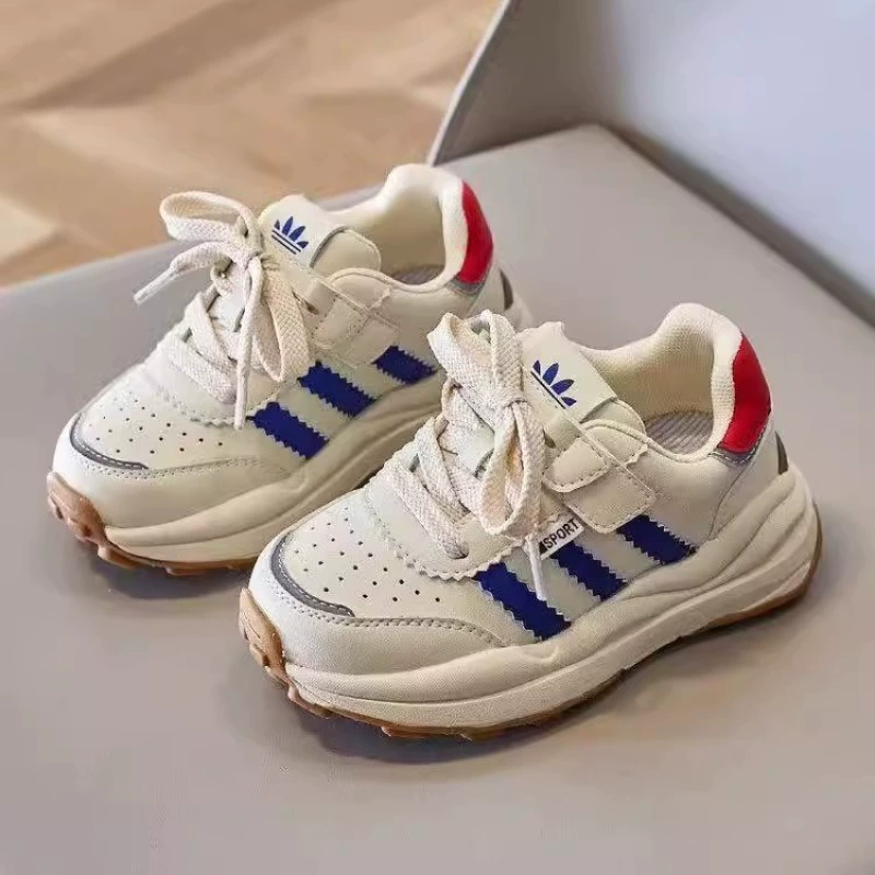 2025 Весенние дышащие детские кожаные кроссовки с нескользящим мягким дном для девочек повседневная обувь для мальчиков с толстой подошвы моды