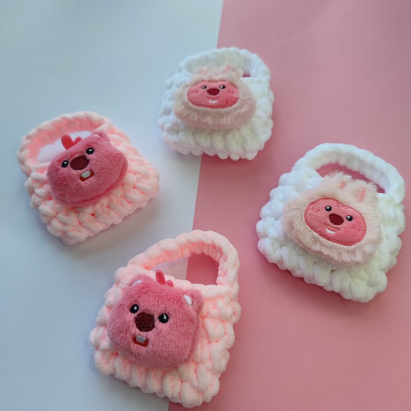Finished Product Cute Cartoon Wool Storage Little Beaver Beaver Rabbit Universal Knitted Headphone Bag Small Bag Protective Cover Ready for Sale