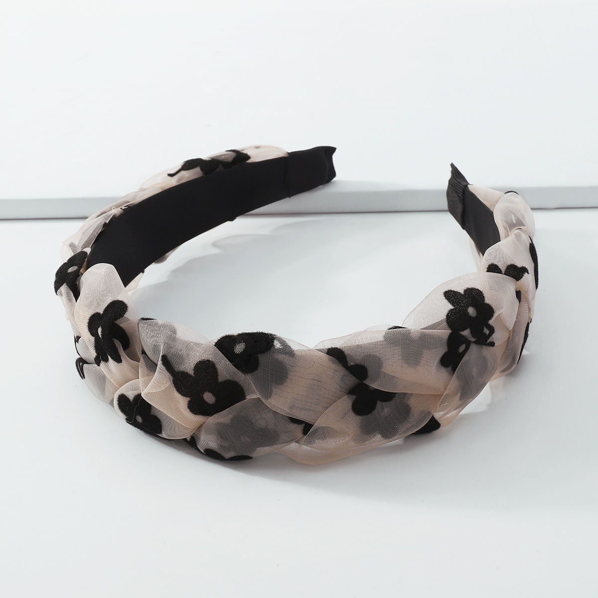 Retro Fashion Hand Woven Geometric Flower Headband For Women display picture 3