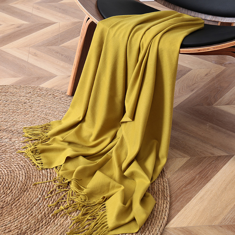 2024 otoño e invierno nuevo estilo color sólido bufanda larga imitación lana brillante textura borla marca negra mantón cálido