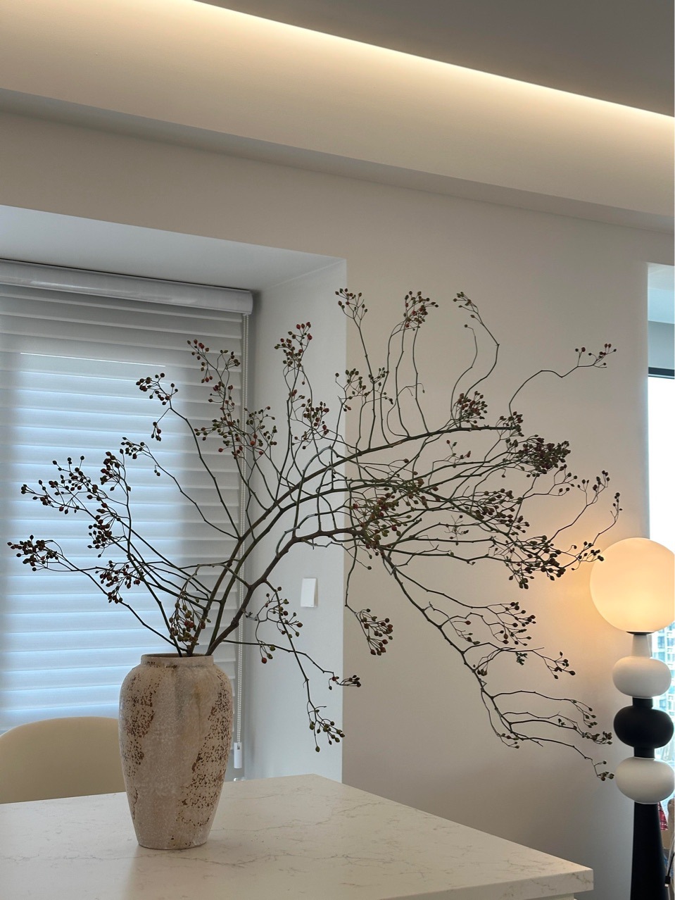 山归来鲜花侘寂风高级感法式ins风客厅插花小众线条感花材