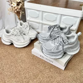 女式运动单鞋;女式休闲单鞋;女式板鞋