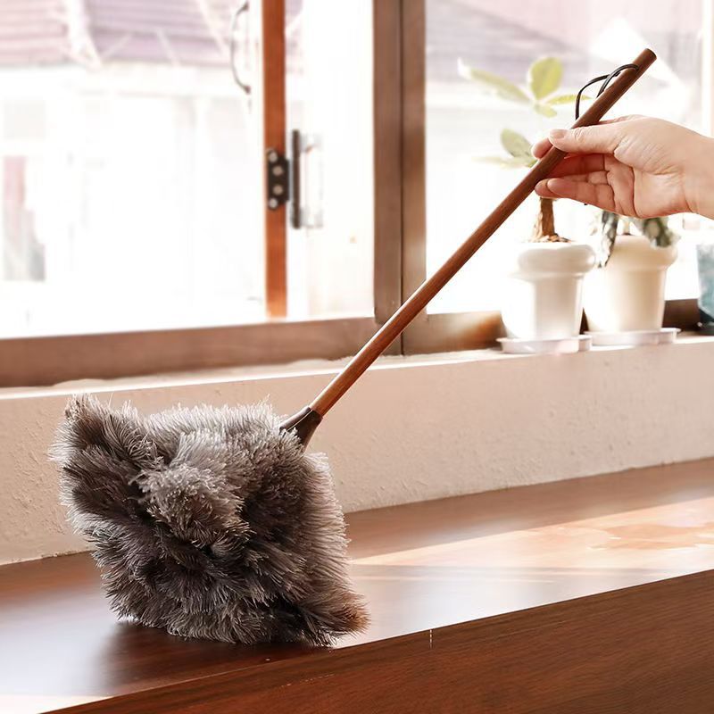 Camel feather duster with walnut handle, total length 60cm