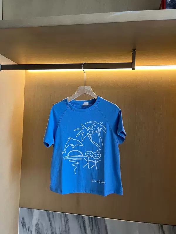 เสื้อยืดแขนสั้นผู้หญิง ลายสกรีนวันหยุด