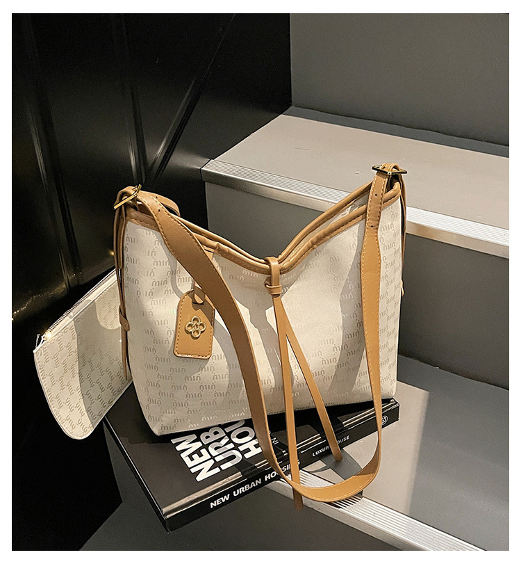 Large-capacity French Tote bag for women 2025 new style, elegant European and American fashionable women's bag, casual shopping and commuting bag full figure