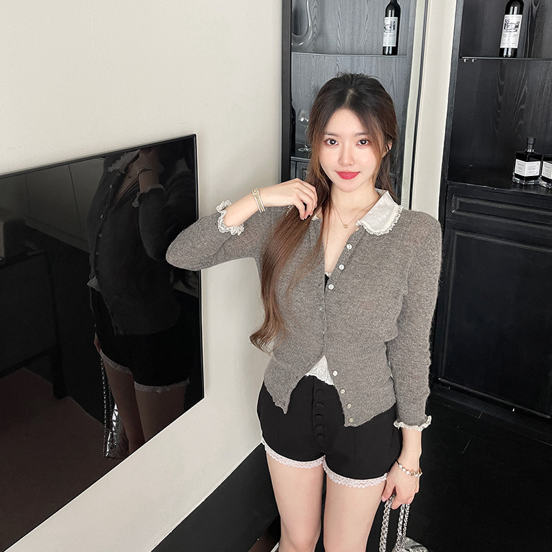 Spring 2026 Ruyi Knit Series Alpaca Wool Yarn Cardigan with Exquisite Design, Doll Collar, and Mid-Sleeves Spring 2026 Ruyi Knit Series Alpaca Wool Yarn Cardigan with Exquisite Design, Doll Collar, and Mid-Sleeves