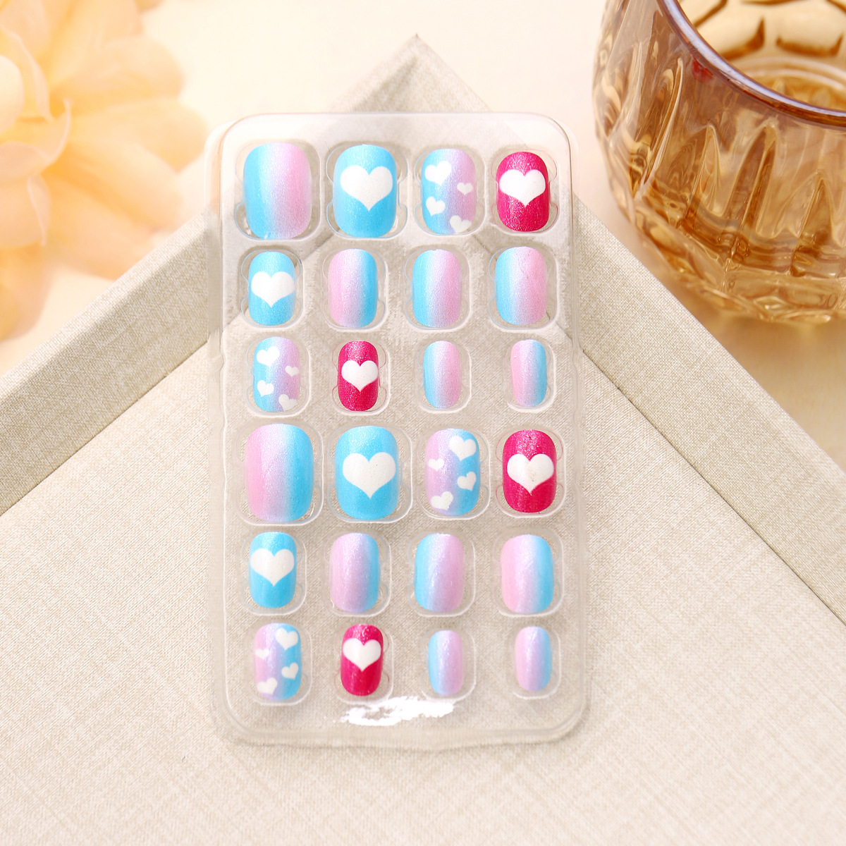 Juego de 24 piezas de uñas postizas para niños con diseño de dibujos animados, desmontables con adhesivo y exquisito diseño.