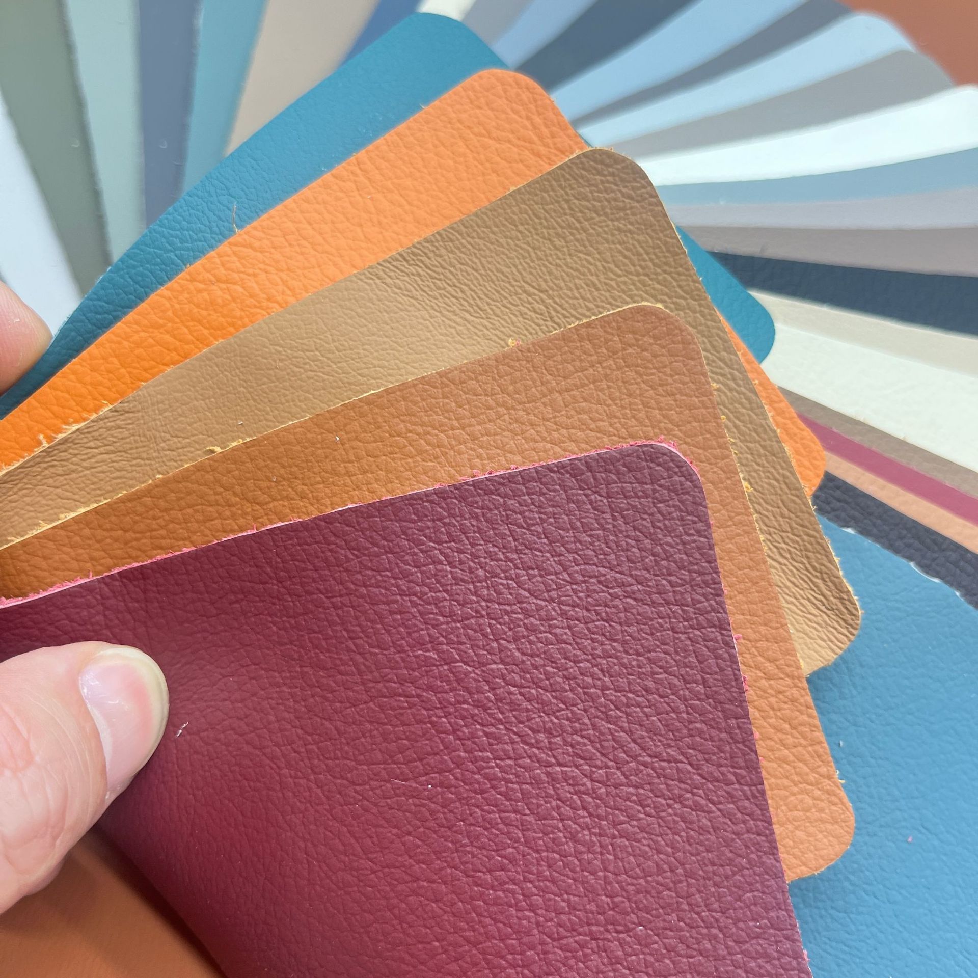 牛皮工厂批发家居沙发软床真皮皮料柔软舒适耐磨整张1.4-1.6mm厚