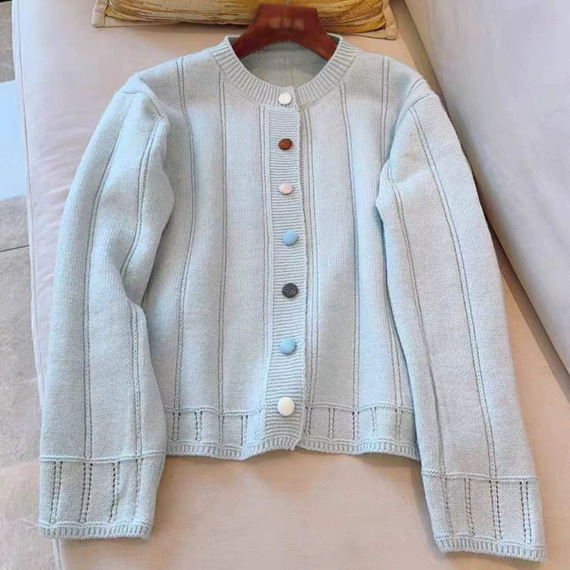 2024 Новая корейская версия свитера с пряжкой в стиле колледжа женский топ с круглым вырезом