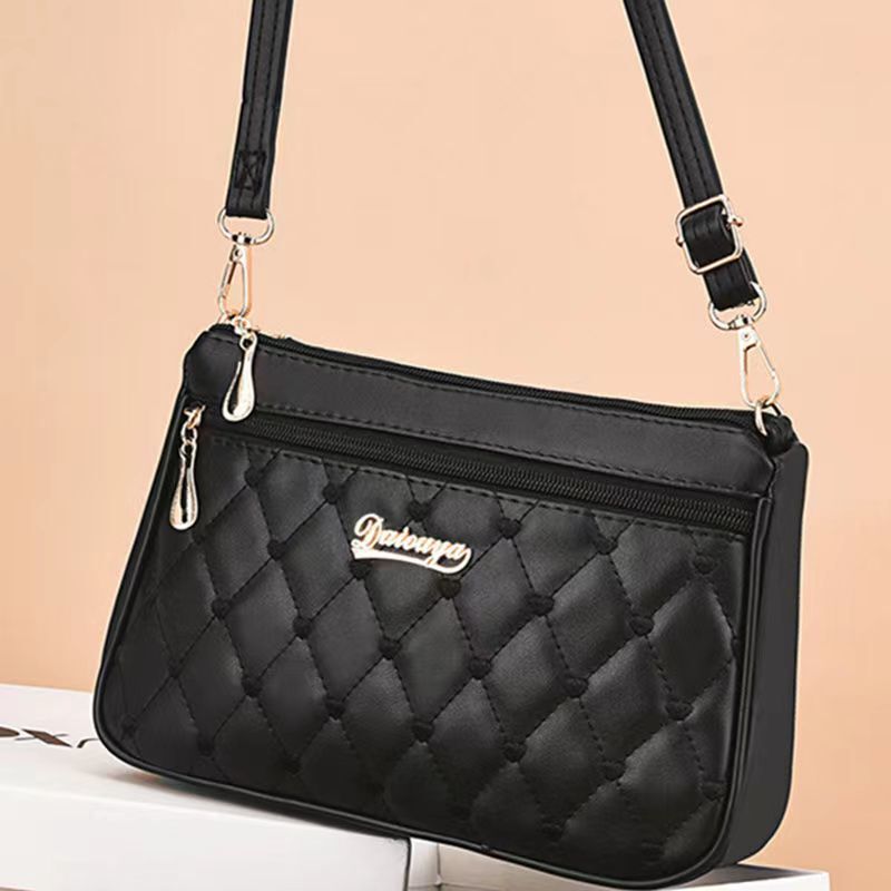 Soft Leather Middle-Aged Mother Bag for Women 2023 New Fashion Versatile Quilted Leather Texture Single Shoulder Crossbody Bag Small Square Bag