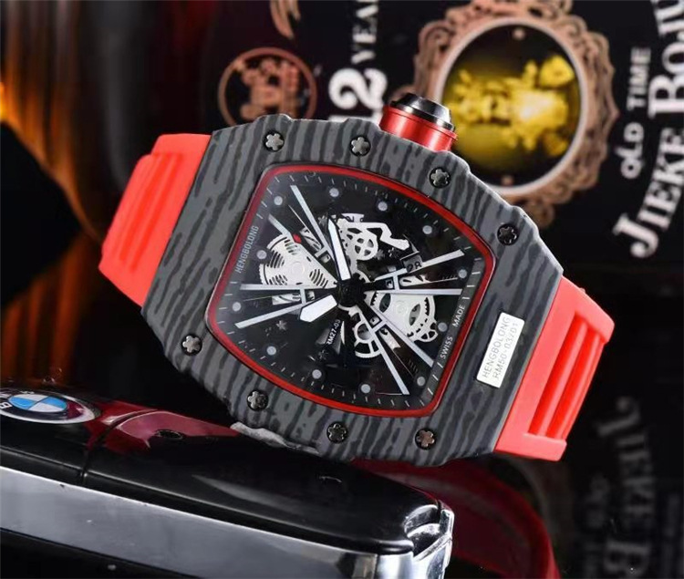 2023 neue hohle Geisterkopf-Quarzuhr, modische tonnenförmige Holzmaserung, Herrenuhr mit Kalenderuhr_voghion.com