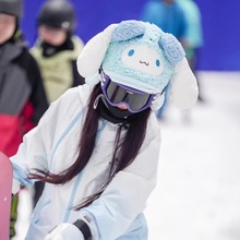 新款卡通可爱滑雪滑冰头盔套毛绒立体刺绣玩偶儿童女生头盔帽装饰