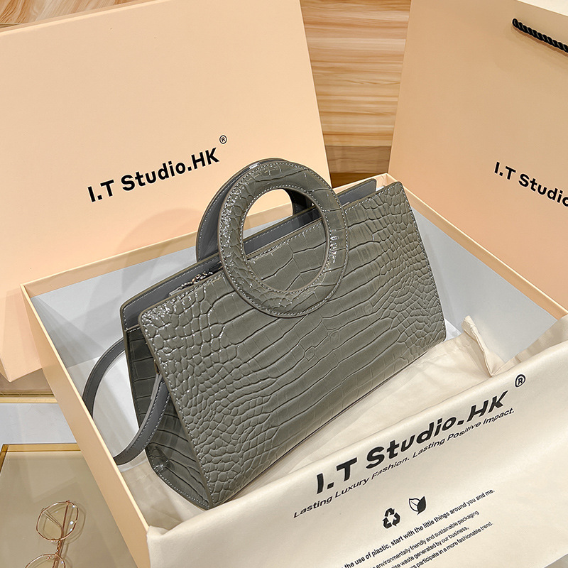 Women's Crocodile Pattern Leather Handbag Crossbody Bag Luxury_voghion.com
