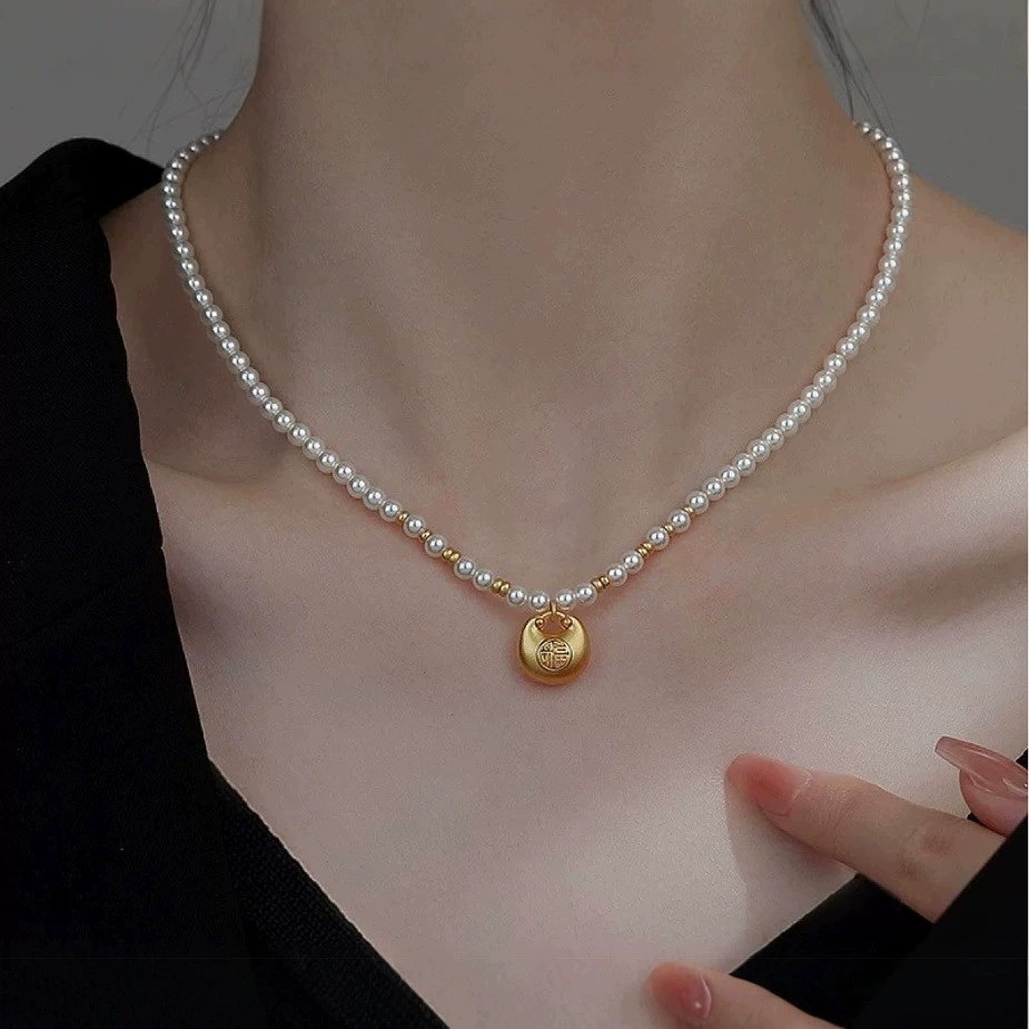 Новый китайский стиль жемчуга с золотым благословением кулон ожерелье женский легкий экстравагант ниша 2025 новый свитер шейный браслет