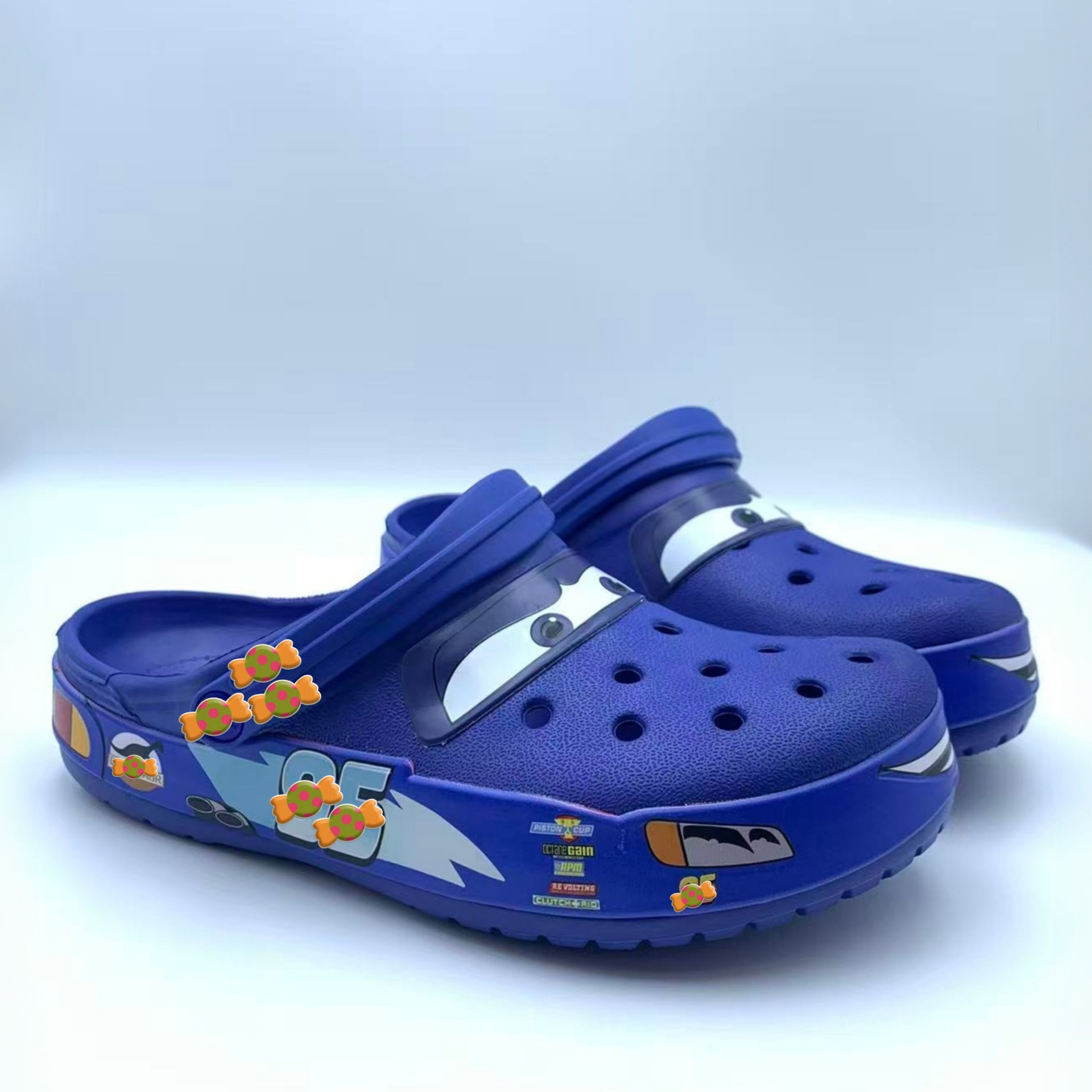 Spot 95 automóviles sin agujeros de lámpara zapatos de carreras movilización total zapatos para hombres y mujeres 2025 sandálias de playa spot al por mayor