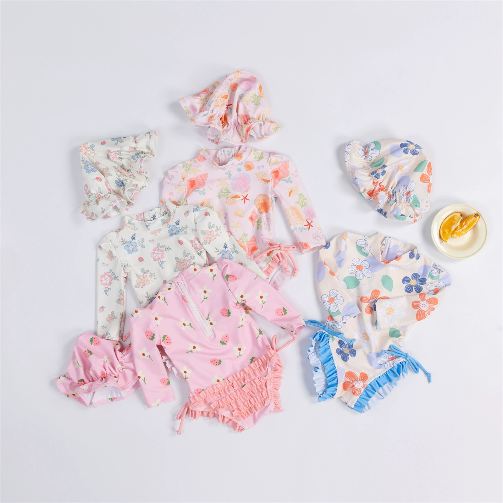 Купальник для девочек с кружевной спинкой, детский слитный купальник с рюшами и принтом, с длинными рукавами, солнцезащитный, + шляпка, усиленная защита от солнца.