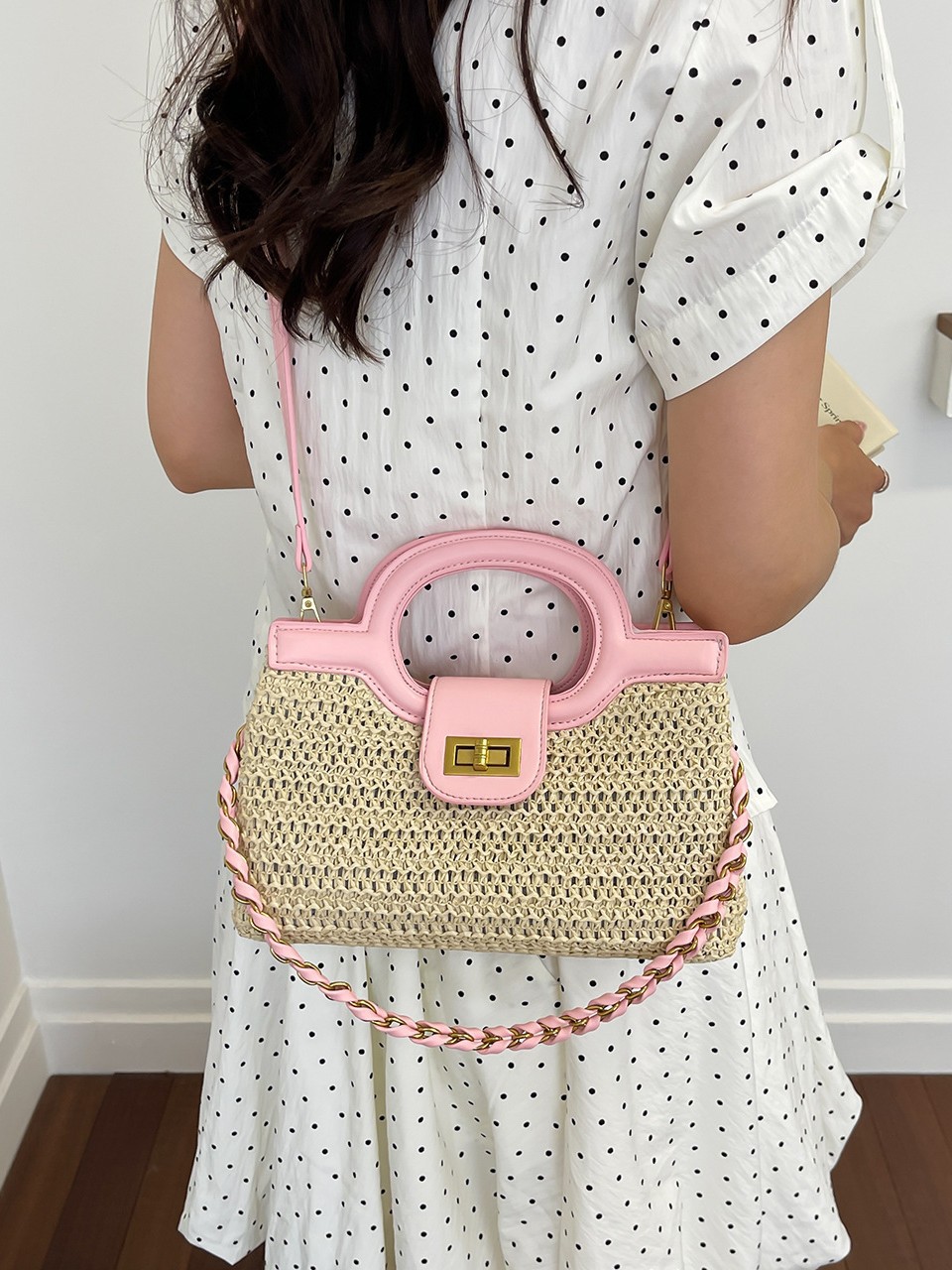 Este verano popular bolso de mano de tejido 2026 nueva moda coreana cadena brazo mochila de hombro