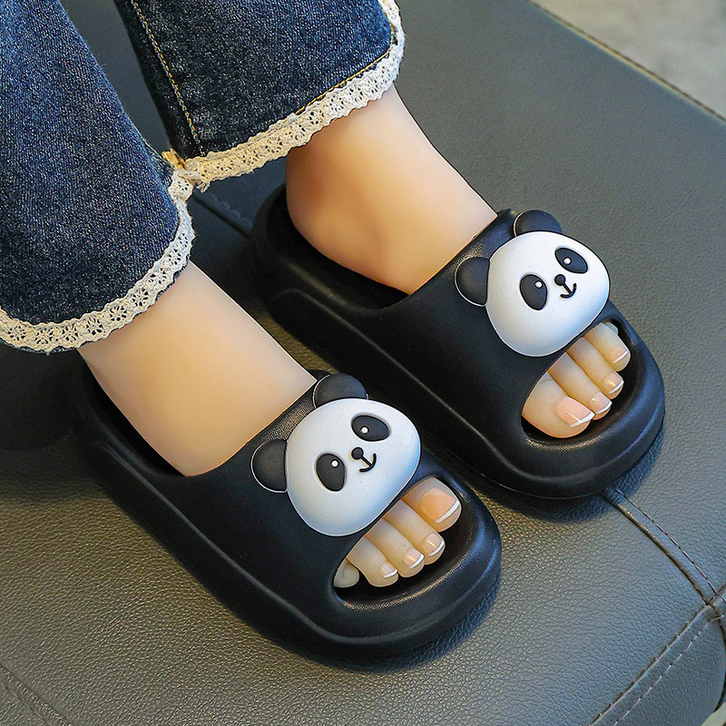 Zapatillas infantiles verano 2025 nuevo niño interior antideslizante bebé casa arrastrar niñas niños zapatillas panda