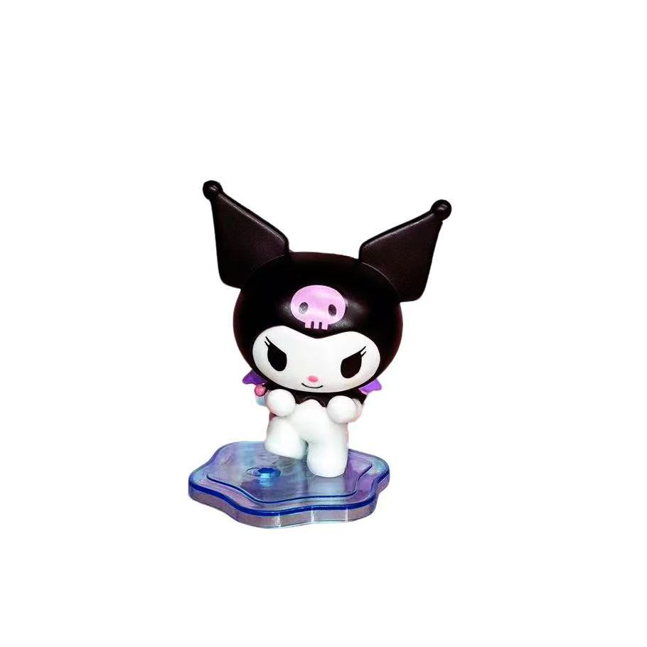 サンリオは背を向けて小仲間を背負っています。