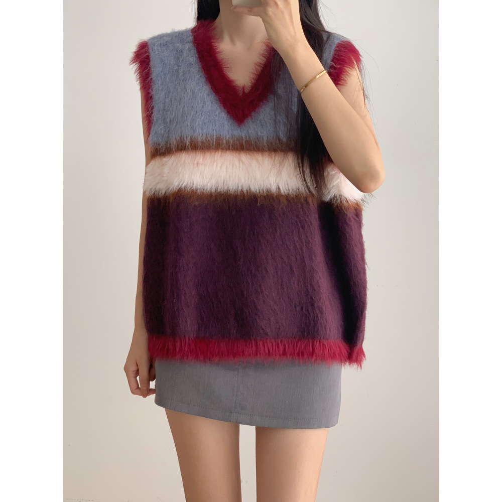 Knitted demi-season vest