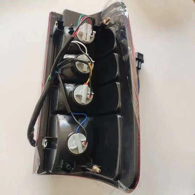 Digər kuzov və aksesuarlar: Rear Tail Light Assembly, Brake