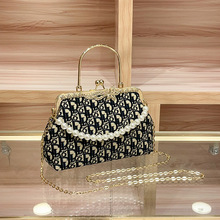 跨境新款时尚刺绣女包质感手提包晚宴包珍珠夹子包新娘包广州女包