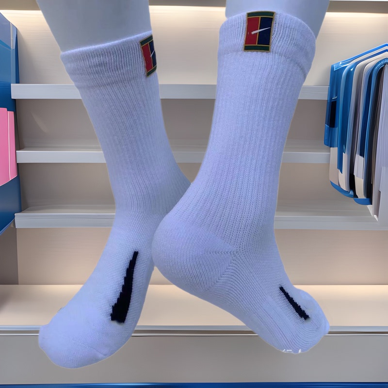 Suan Naike Mid-Tube Basketball Socks with Large Hook Labels, Black and White Sports Socks, Foreign Trade Socks, Trendy Socks