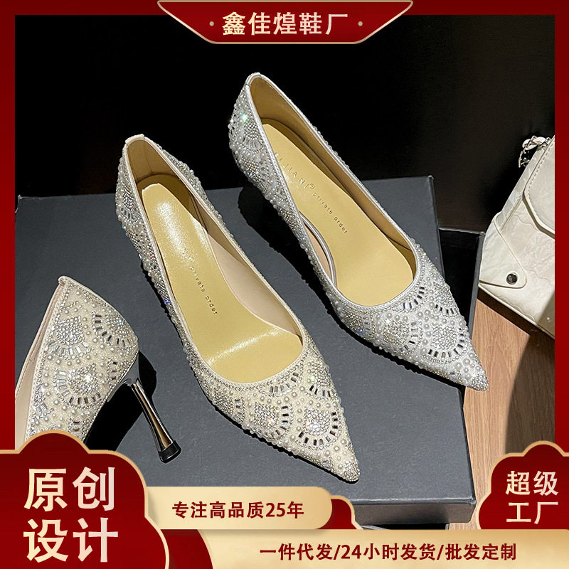 Giày cao gót nữ mũi nhọn gót nhọn đính pha lê, gót 6–8 cm — Màu mơ, Màu xám bạc