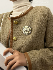 Cherry Blossom Brooch with French Vintage Elegance, Lightweight Luxury, Glamorous Oil-embellished Lady Pin, Chic Hairpin for Women