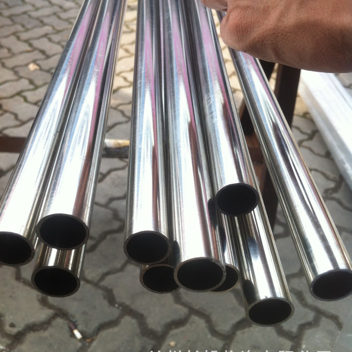 304不锈钢装饰圆管 厂家现货批发 规格齐全 货量充足 可切割加工