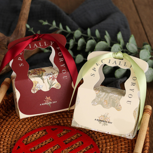 Factory direct sales and wholesale Xiaohongshu hotly recommends new fresh ins style portable wedding and good-looking souvenir wedding candy box