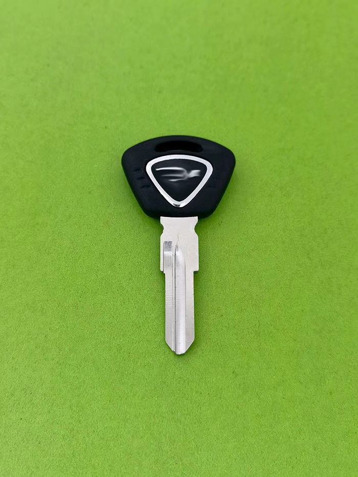 Suitable for Triumph Motorcycle Frog Prince Rocket Tiger 800 Triumph 675 1050 T100 Key Blank