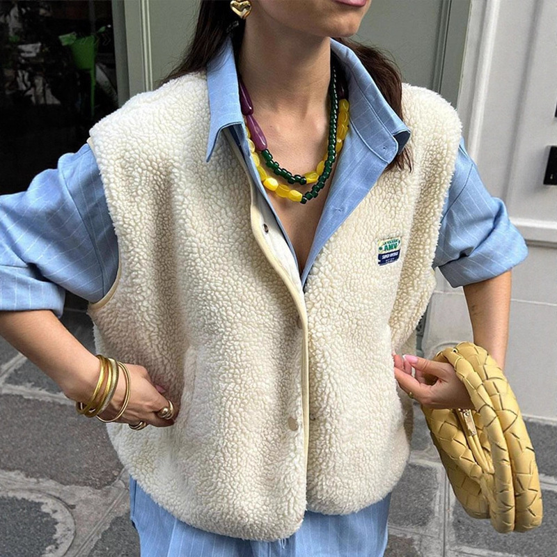 In-Stock Amv European and American Cross-Border Trendy Fashion Sleeveless Furry Short Vest Top for Women with Single-Breasted Button Closure