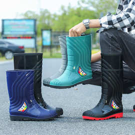 水鞋厂家批发钓鱼胶鞋防滑中筒男士时尚雨鞋厚底保加绒暖耐磨雨靴