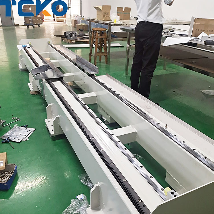 重型封闭齿条机器搬运地轨工业第七轴地轨机器人移动行走轨道